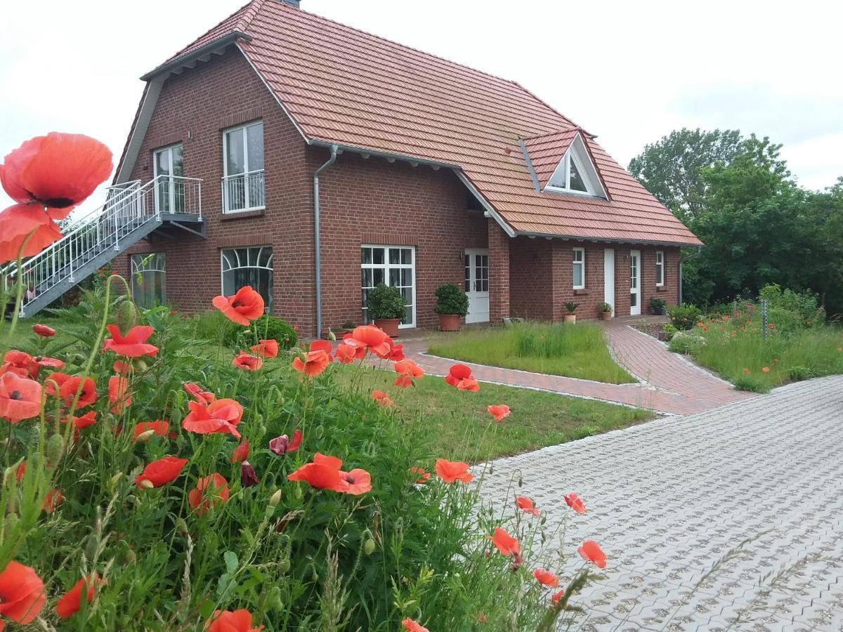 Haus Rosengarten- Ruhige Ferienwohnungen Im Gruenen Sehlen 외부 사진